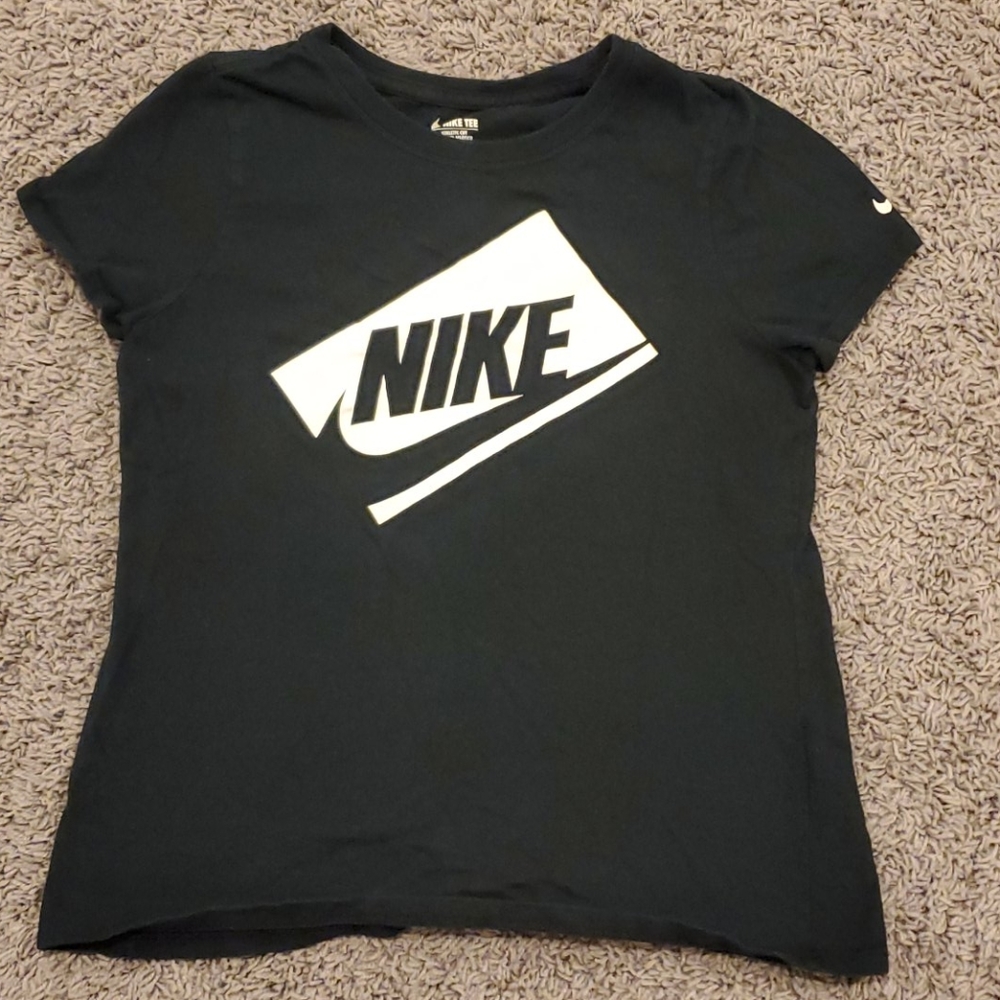 Nike T-shirt